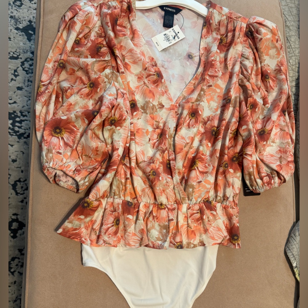 Floral Peplum Blouse with Pink and White Flowers NWT Size Small